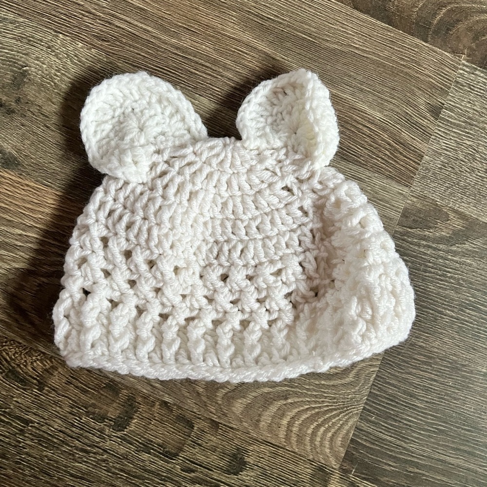 White bear hat